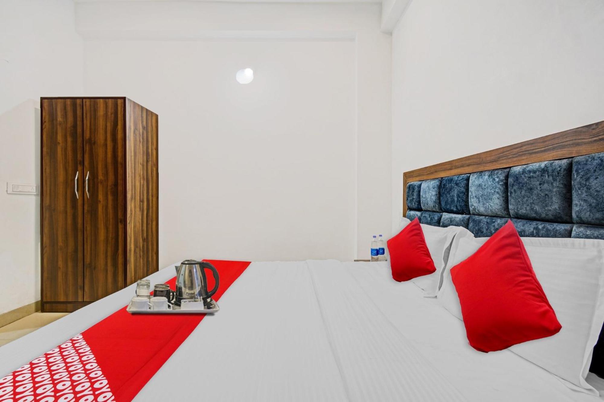 Hotel O Padharo Saa Udaipur Exteriör bild