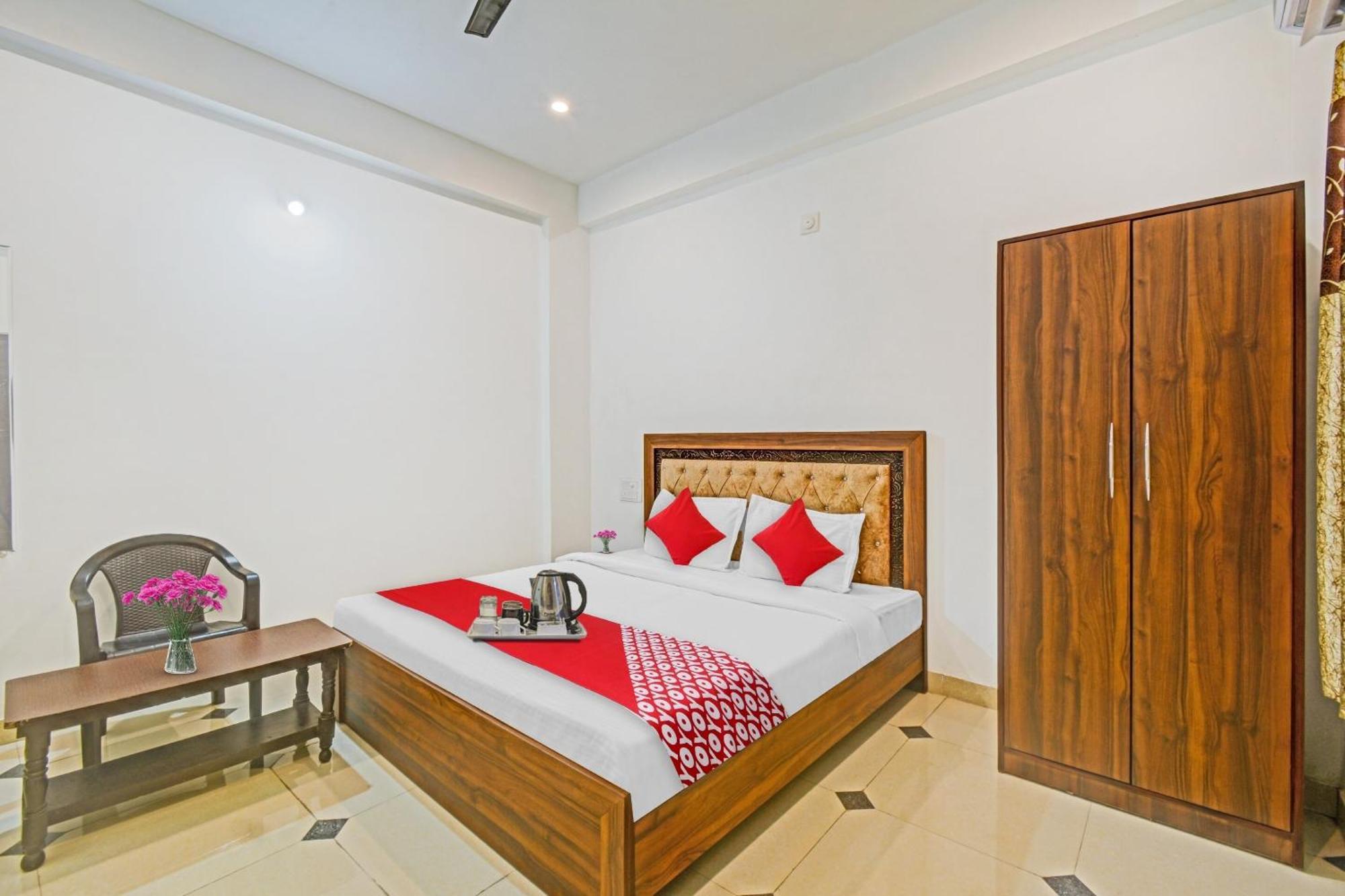 Hotel O Padharo Saa Udaipur Exteriör bild